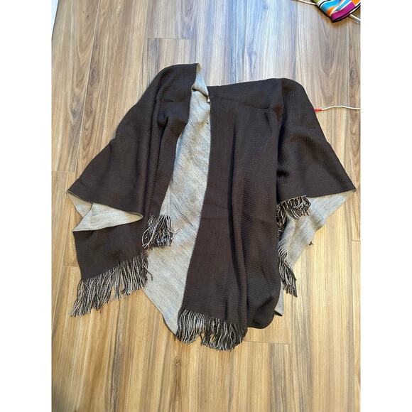 Women’s reversible beige and brown wrap - Picture 1 of 1
